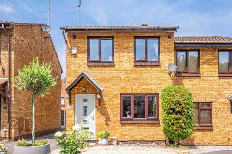 2 bedroom semi-detached house for sale