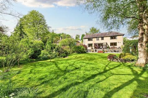 Burneside Road, Kendal LA9 4 bed detached house for sale