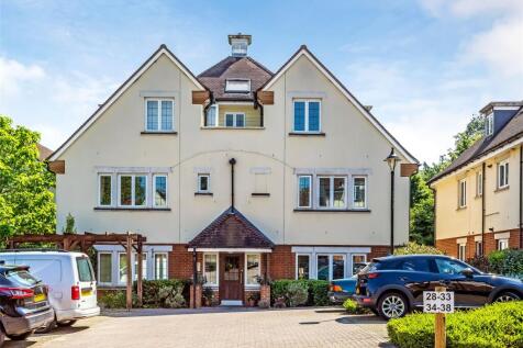 Hill View, Dorking, Surrey, RH4 2 bed flat for sale
