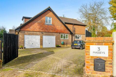 Oak Lodge Drive, Redhill, Surrey, RH1 5 bed detached house for sale