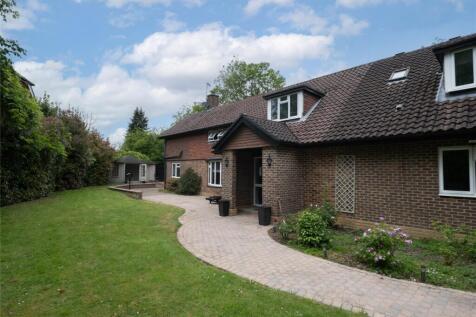 Oak Lodge Drive, Redhill, Surrey, RH1 5 bed detached house for sale