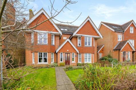 Hardwicke Road, Reigate, Surrey, RH2 2 bed flat for sale