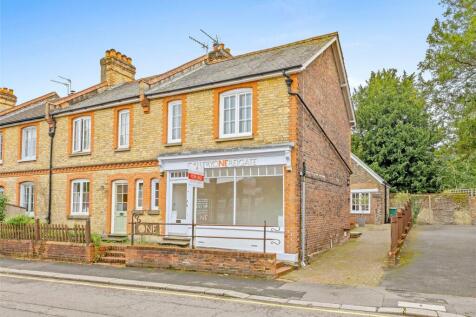 Lesbourne Road, Reigate, Surrey, RH2 2 bed end of terrace house for sale