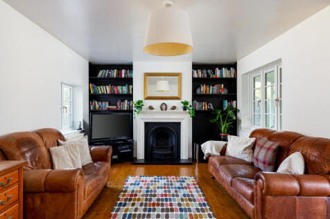 Balcombe Gardens, Horley, Surrey, RH6 3 bed detached house for sale