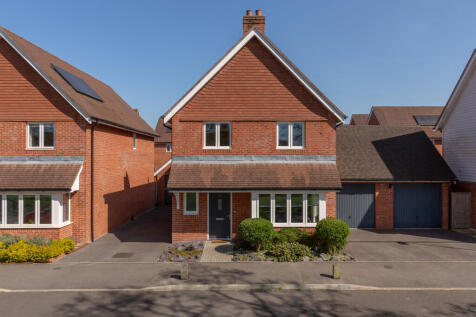 Peabarn Road, Horley, Surrey, RH6 4 bed detached house for sale