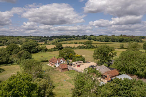 Ifield Road, Charlwood, Surrey, RH6 4 bed detached house for sale