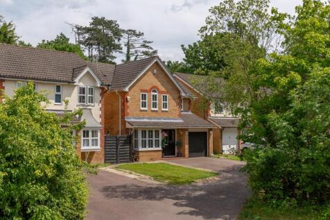 Toronto Drive, Smallfield, Horley... 4 bed detached house for sale
