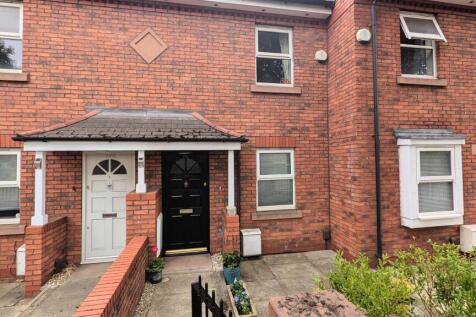 Wilderspool Causeway, Warrington 3 bed terraced house for sale