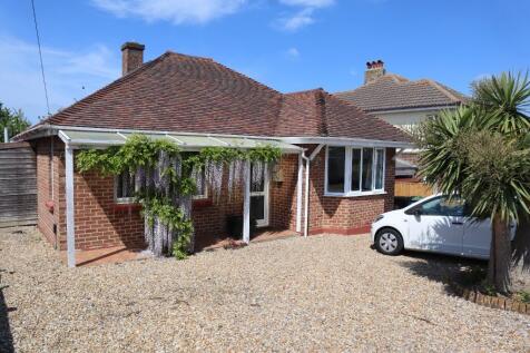 4 bedroom detached bungalow for sale