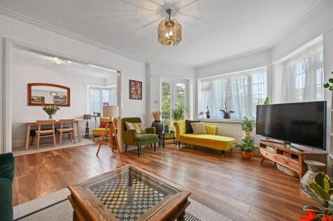 Argyle Road, Ealing 2 bed ground floor flat for sale