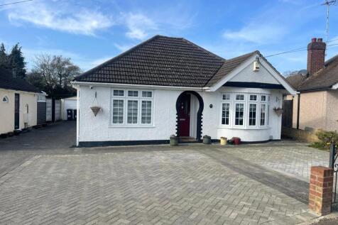 Weir Gardens, Rayleigh, Essex, SS6 2 bed bungalow for sale