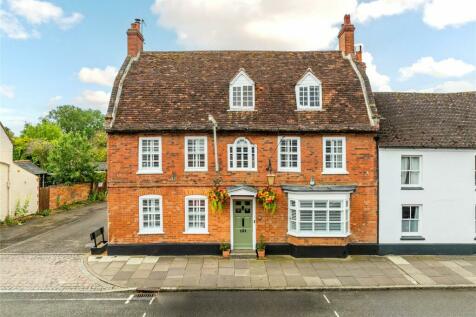 5 bedroom end of terrace house for sale