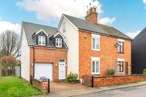 Park Road, Stony Stratford, Milton... 4 bed semi