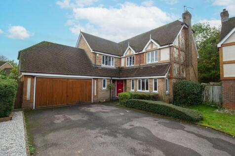 5 bedroom detached house for sale