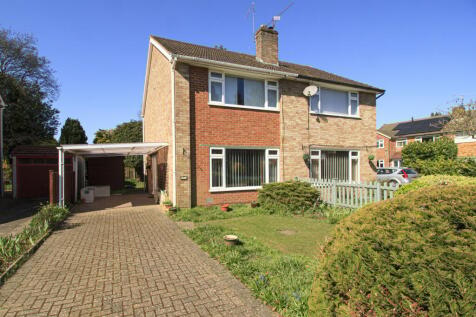 3 bedroom semi-detached house for sale