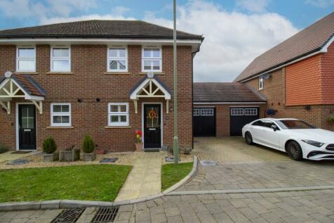 2 bedroom semi-detached house for sale