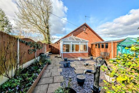 Greaves Gardens, Kidderminster... 2 bed bungalow for sale