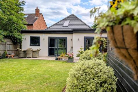 Sutton Park Road, Kidderminster... 4 bed bungalow for sale