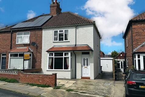 2 bedroom semi-detached house for sale