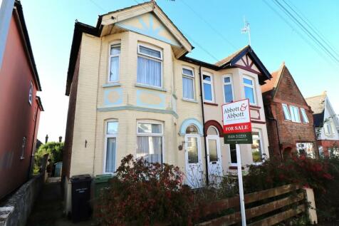 3 bedroom semi-detached house for sale