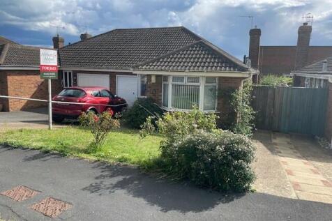 2 bedroom semi-detached bungalow for sale