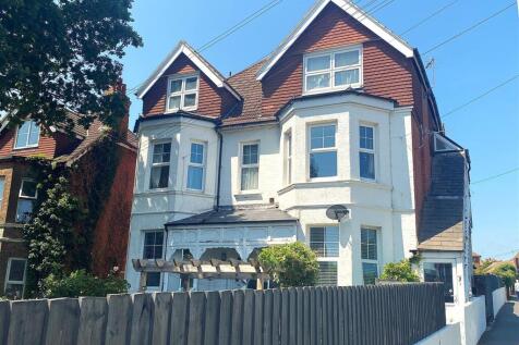 2 bedroom ground floor flat for sale