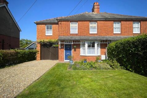Grove Road, Sonning Common Reading RG4 3 bed semi