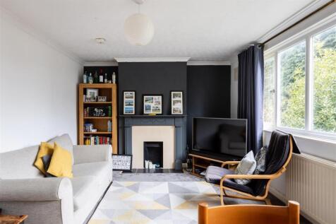 New England Road, Haywards Heath 2 bed flat for sale