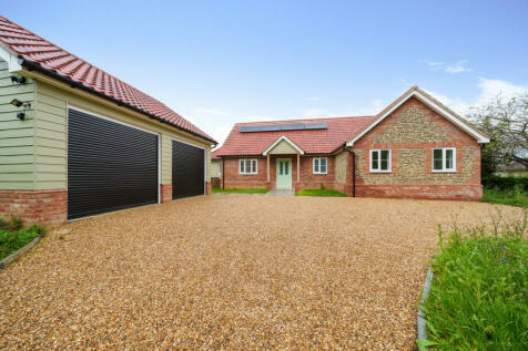 4 bedroom detached bungalow for sale