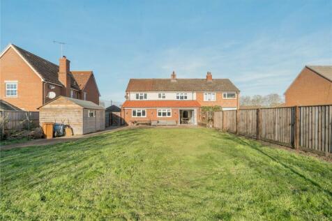 5 bedroom semi-detached house for sale