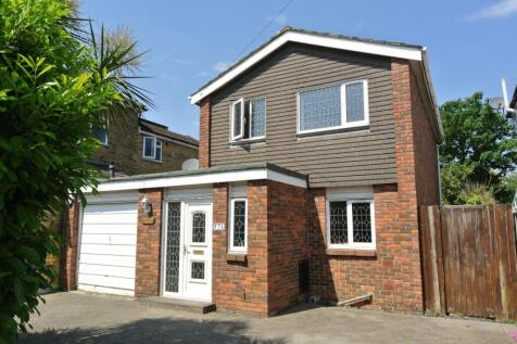 Ford Road, Ashford TW15 3 bed detached house for sale