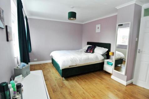 Moretaine Road, Ashford TW15 2 bed terraced house for sale