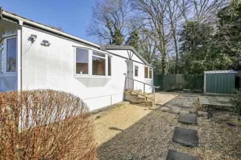 Meadow Close, Bricket Wood, St. Albans 2 bed mobile home for sale