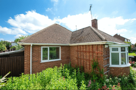 2 bedroom detached bungalow for sale