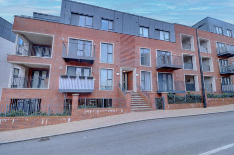 Suffield Hill, Buckinghamshire HP11 2 bed apartment for sale