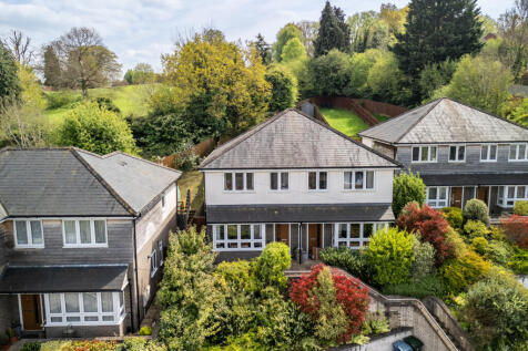 Westview Terrace, High Wycombe HP12 3 bed semi