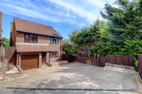 The Chimes, Buckinghamshire HP12 4 bed detached house for sale