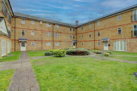 Temple End, High Wycombe HP13 1 bed penthouse for sale