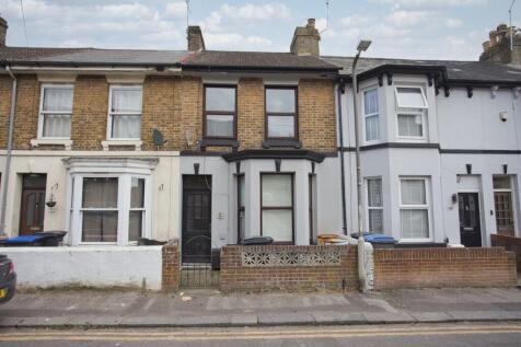 Oswald Road, Dover, Kent, CT17 3 bed terraced house for sale