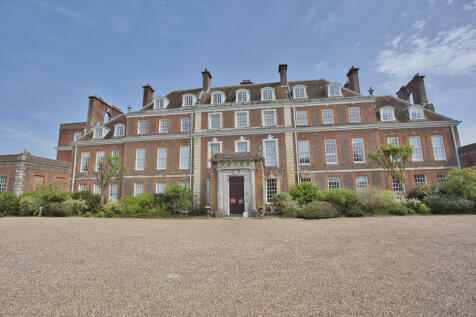 Flat 3, Waldershare House, CT15 2 bed flat for sale