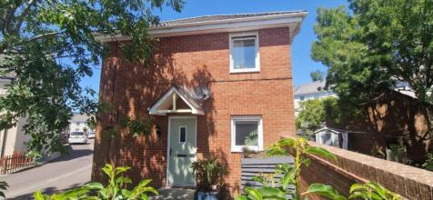 2 bedroom detached house for sale