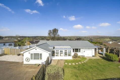 4 bedroom detached bungalow for sale