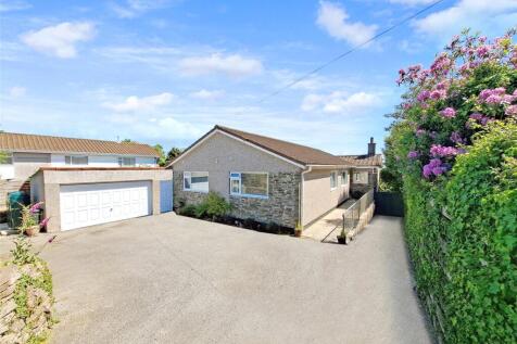 4 bedroom detached bungalow for sale