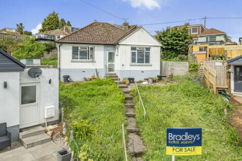 2 bedroom detached bungalow for sale