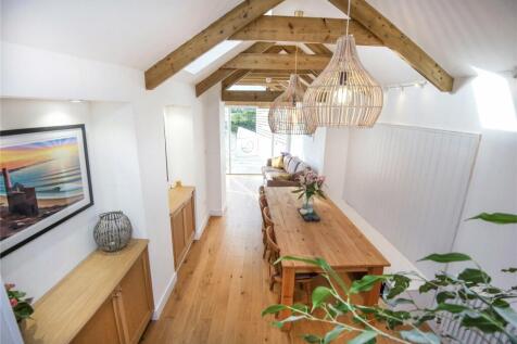 5 bedroom terraced house for sale