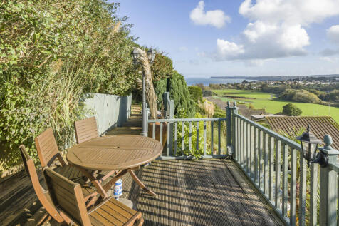 4 bedroom detached bungalow for sale