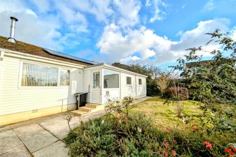 3 bedroom semi-detached bungalow for sale