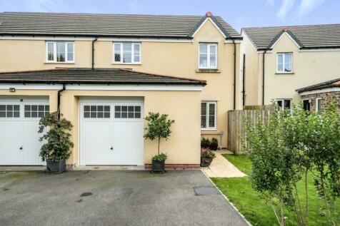 5 bedroom semi-detached house for sale