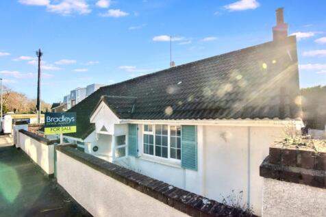 2 bedroom detached bungalow for sale