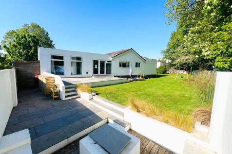 4 bedroom detached bungalow for sale